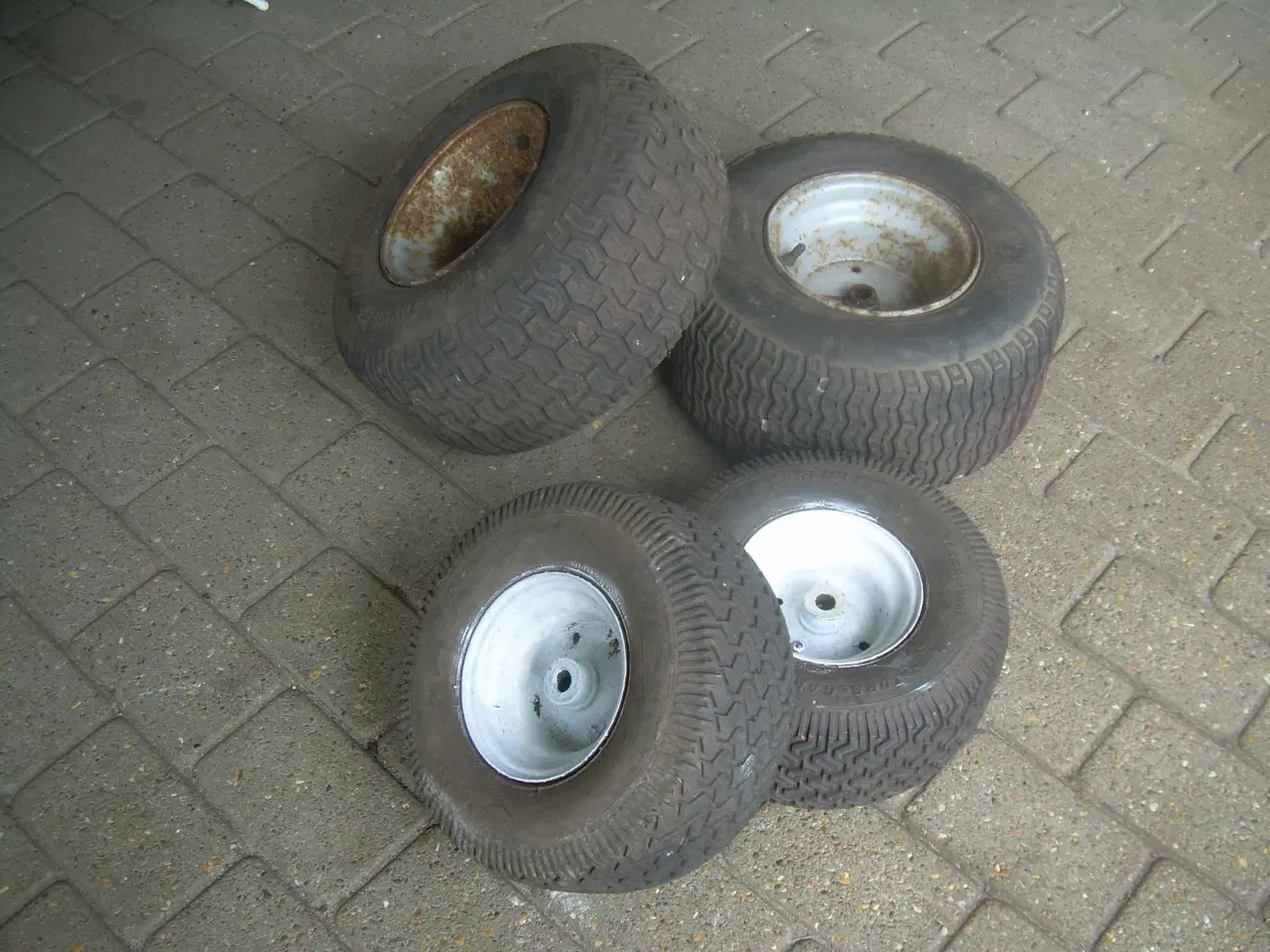 Billede 1 - Hjul til Havetraktor