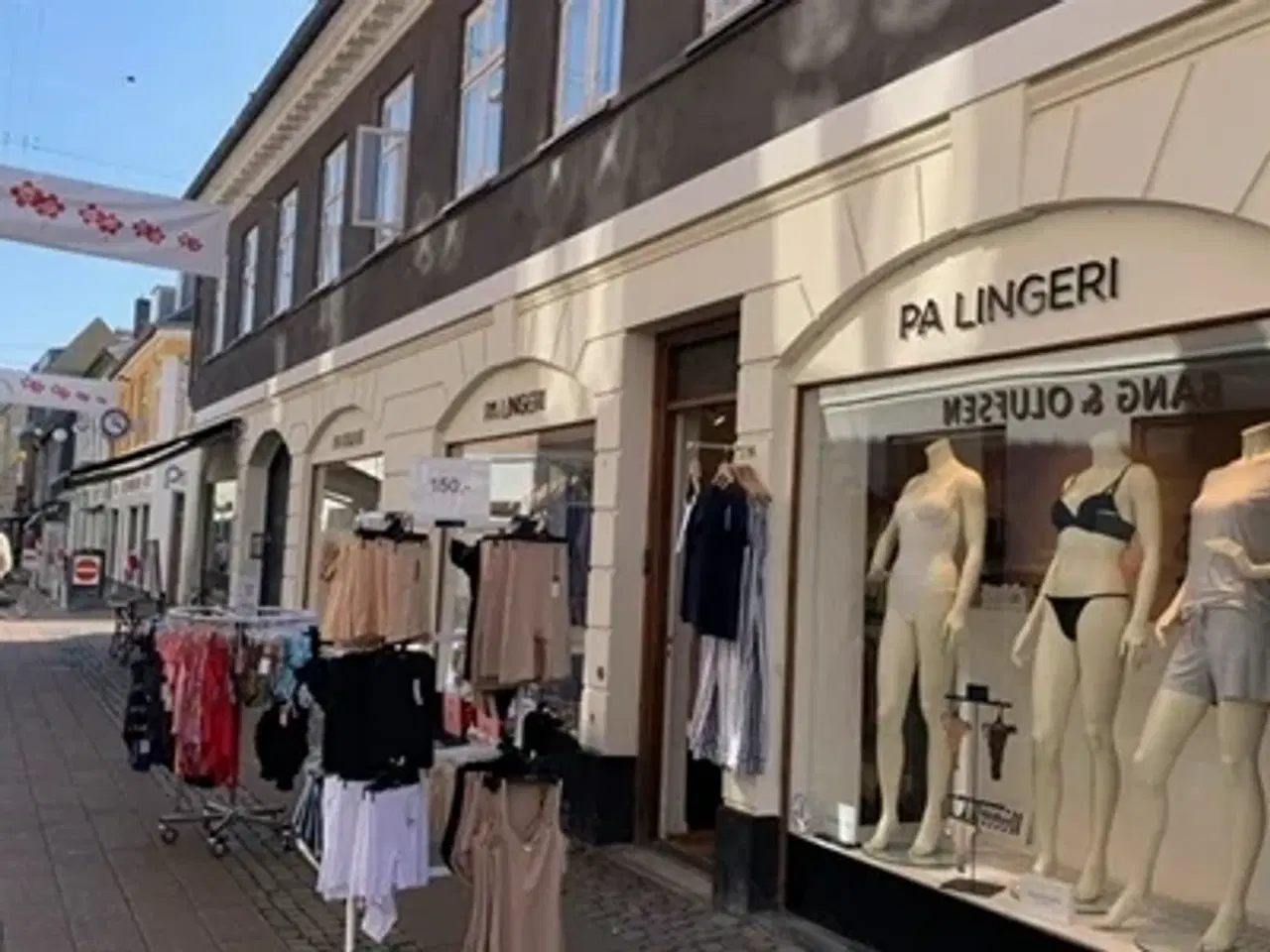 Billede 1 - Butik med stor vinduesfacade