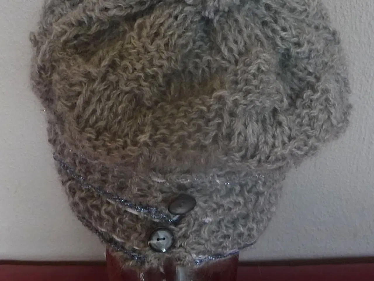 Billede 2 - Ny håndstrikket hue