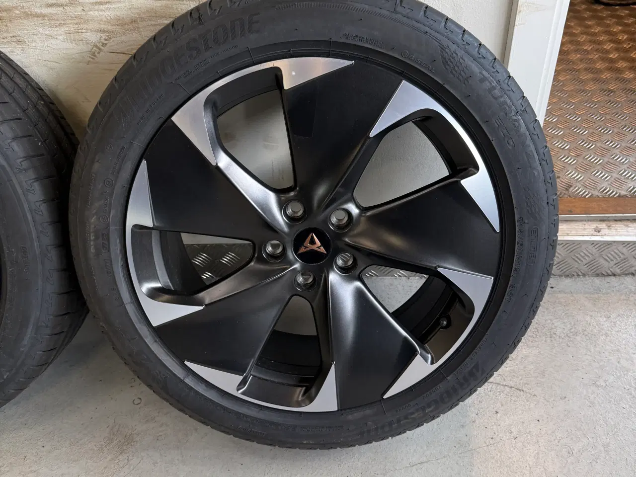 Billede 5 - Nye originale 19” cupra born fælge med dæk