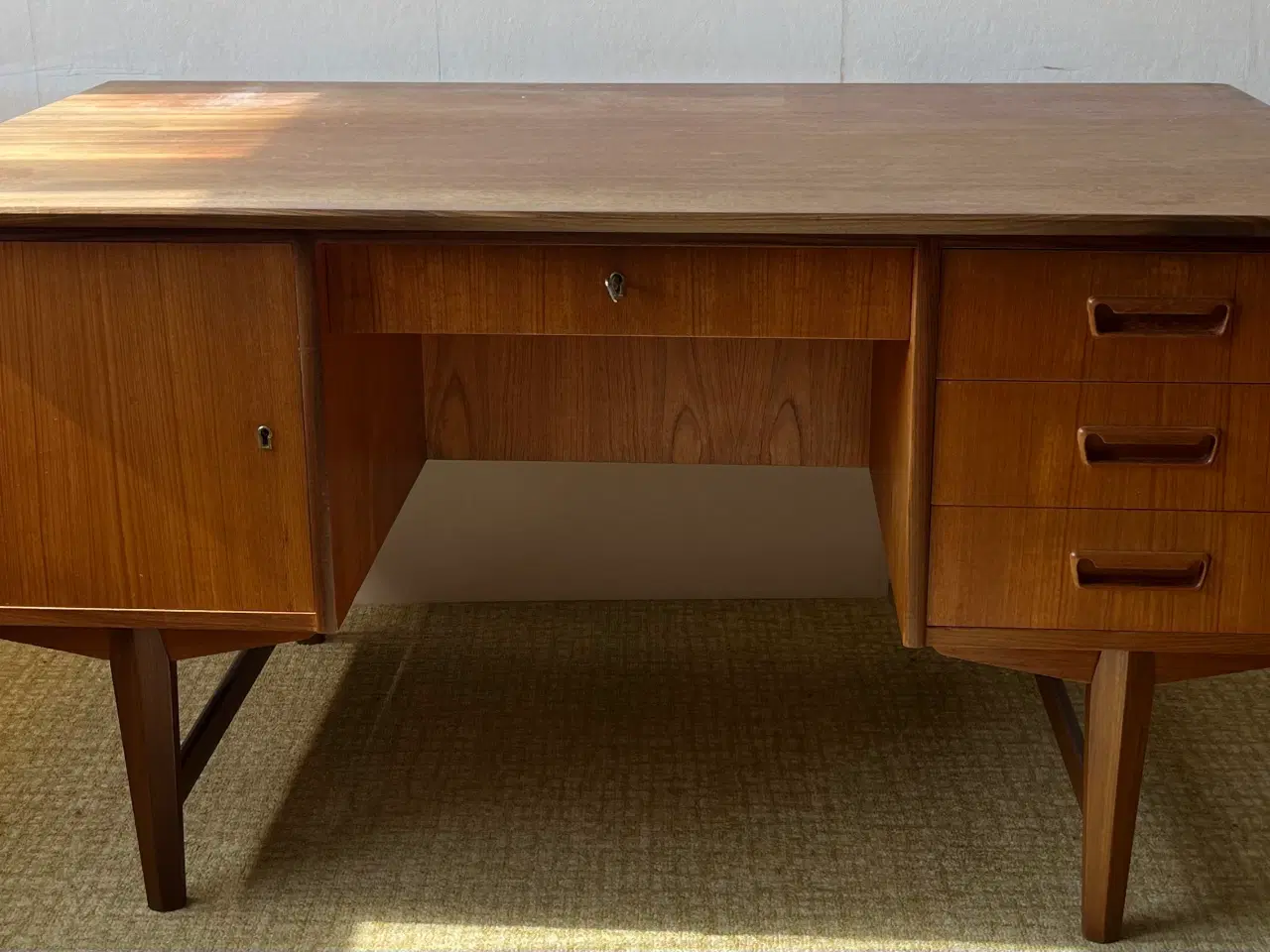 Billede 1 - Teakteæ skrivebord