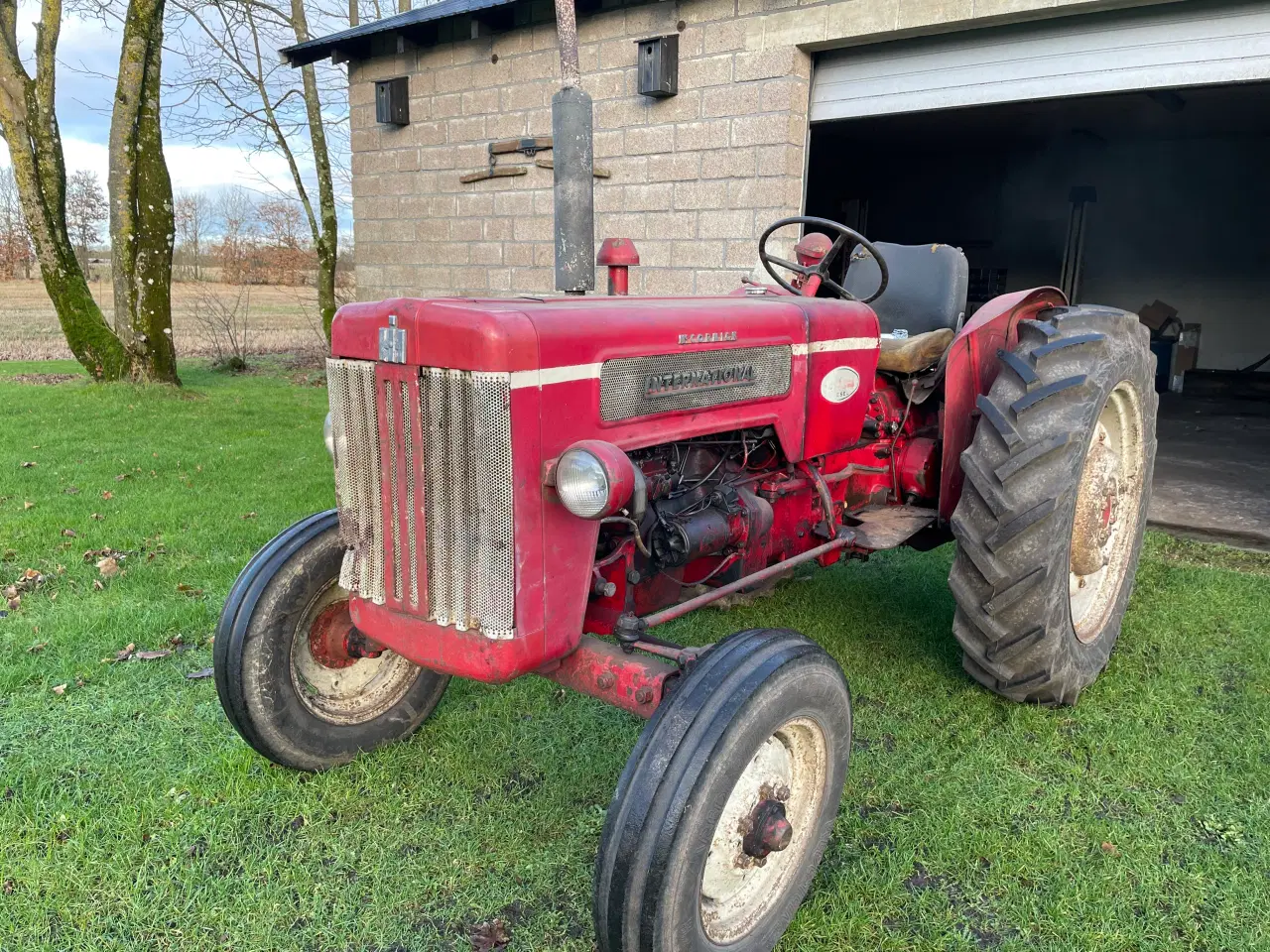 Billede 1 - International B 414 diesel traktor