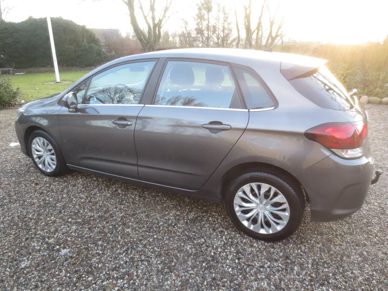 Billede 9 - Fin Citroen C 4 1.6 HDi År 2017. 