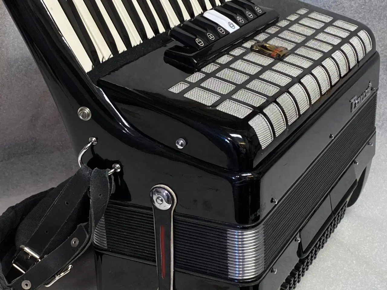 Billede 7 - Perrot tangent-harmonika sælges – nyserviceret