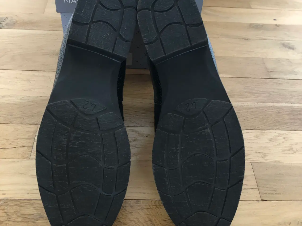 Billede 7 - NYE! korte støvler str. 42