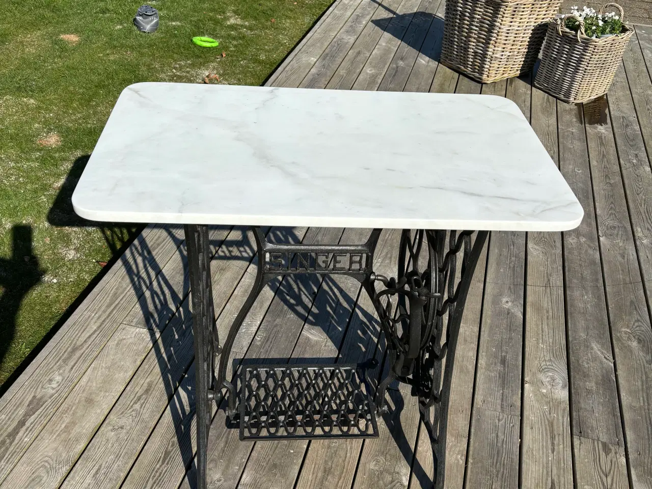 Billede 3 - Singer symaskinebord med marmorplade