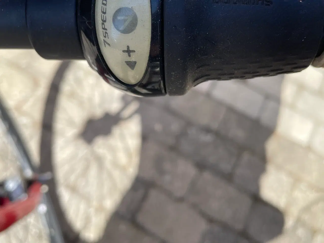 Billede 3 - Fin og velholdt pigecykel med 7 gear og fodbremse