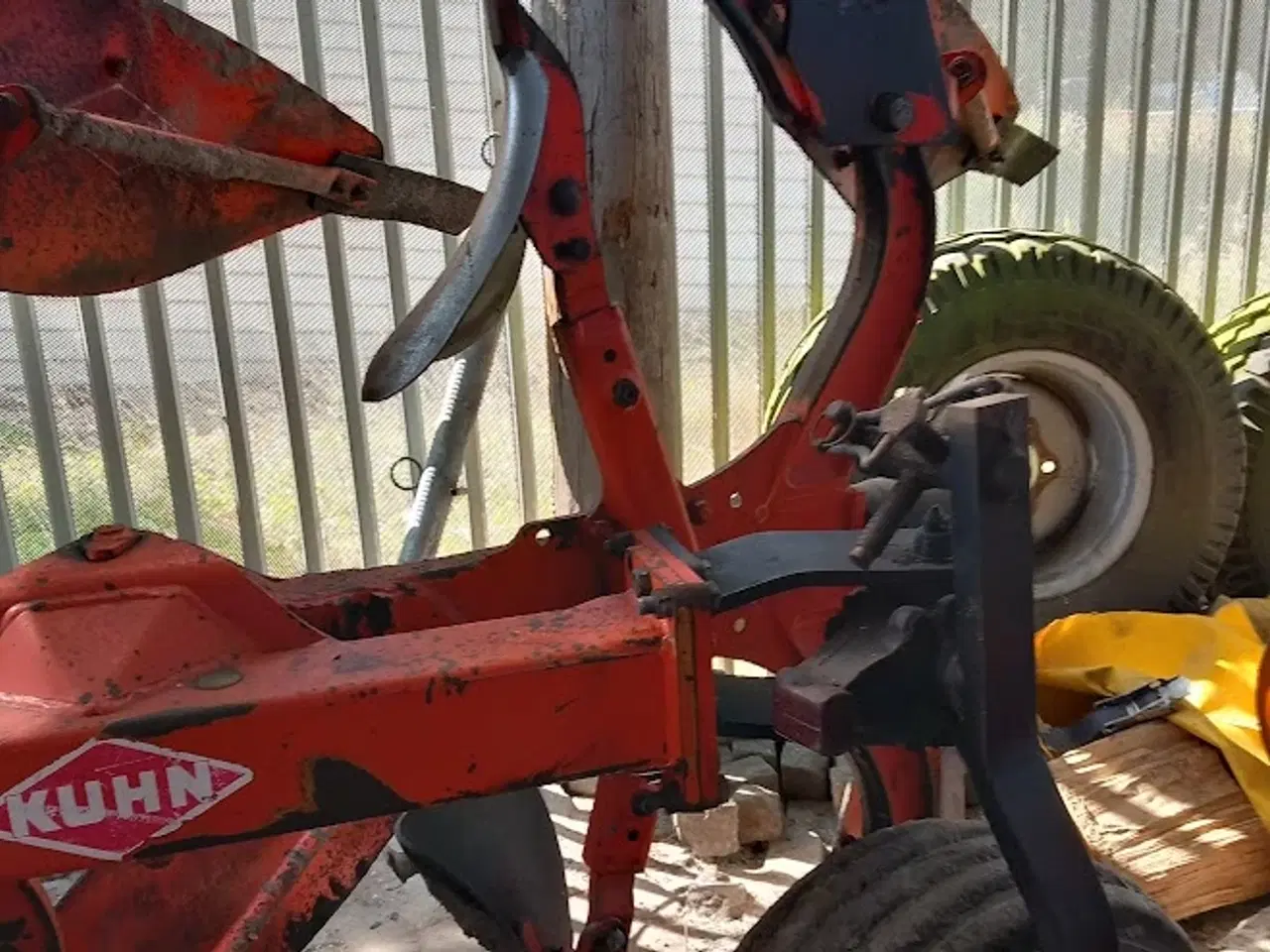 Billede 4 - Kuhn vario 120. 4 furet vendeplov