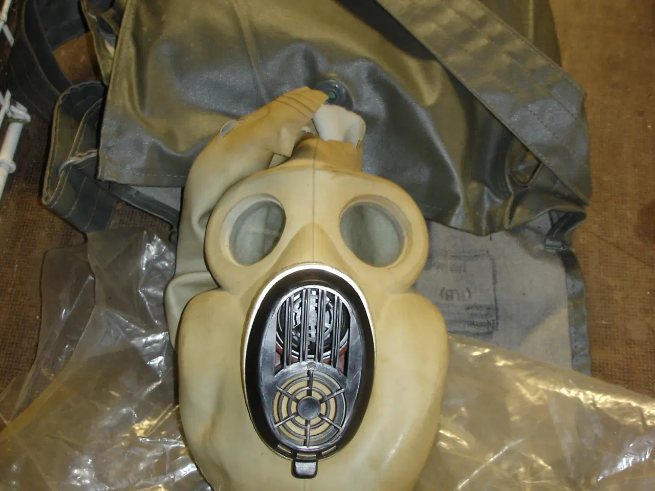 Billede 6 - Militære effekter Hjelme m.m.