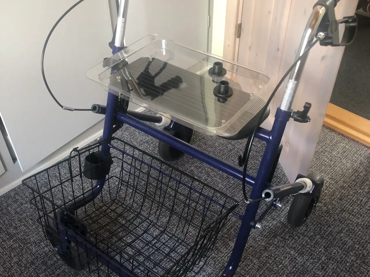 Billede 2 - næsten ubrugt rollator
