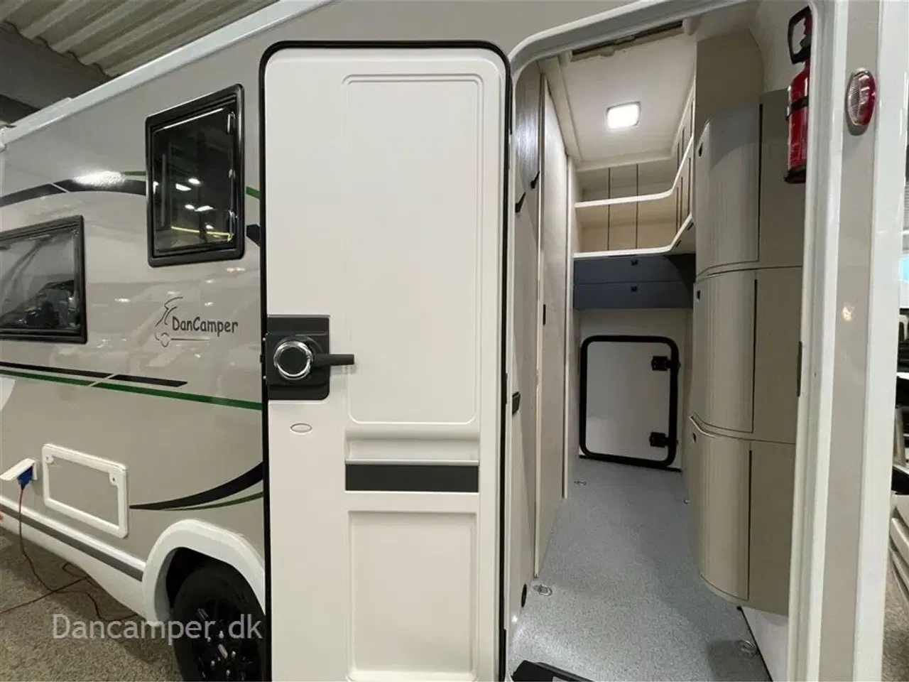 Billede 31 - 2024 - Chausson 660 Titanium ULTIMATE   UNDER KLARGØRING! Chausson 660 Titanium ULTIMATE, Elcykelholder, Lithiumbatterier, Induktionsplade, 3000W inverter