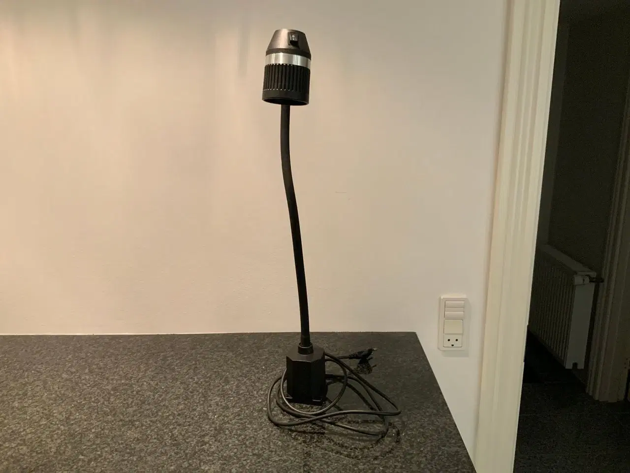 Billede 1 - Maskinlampe i sort metal