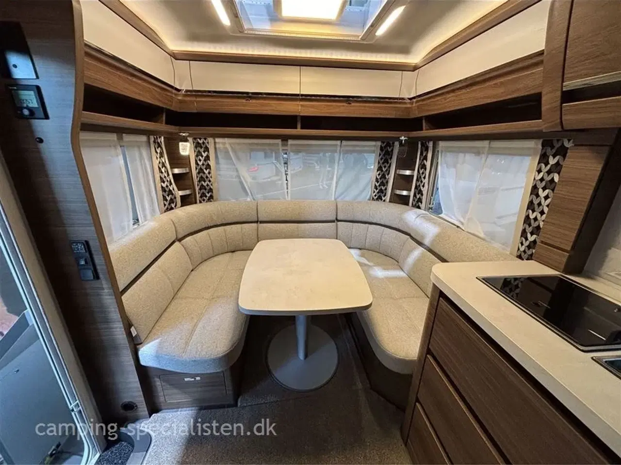 Billede 5 - 2026 - Tabbert Puccini 550 E 2,3   Ny Tabbert Puccini 550 E 2.3 model 2026 kan snart ses hos camping-Specialisten.dk