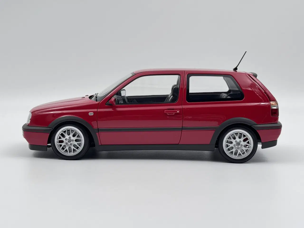 Billede 2 - 1996 VW Golf III GTI 20 Jubi - 1:18
