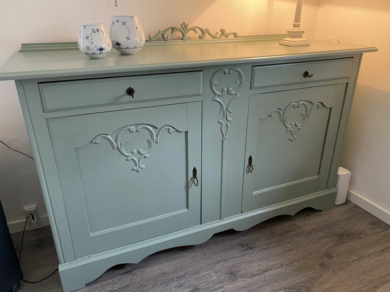 Billede 2 - Gl. nymalet skænk