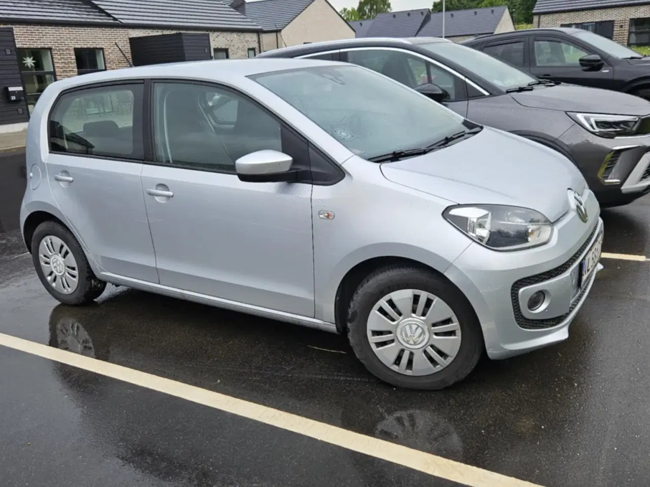 Billede 2 - Volkswagen up  kørt  knap  59000.