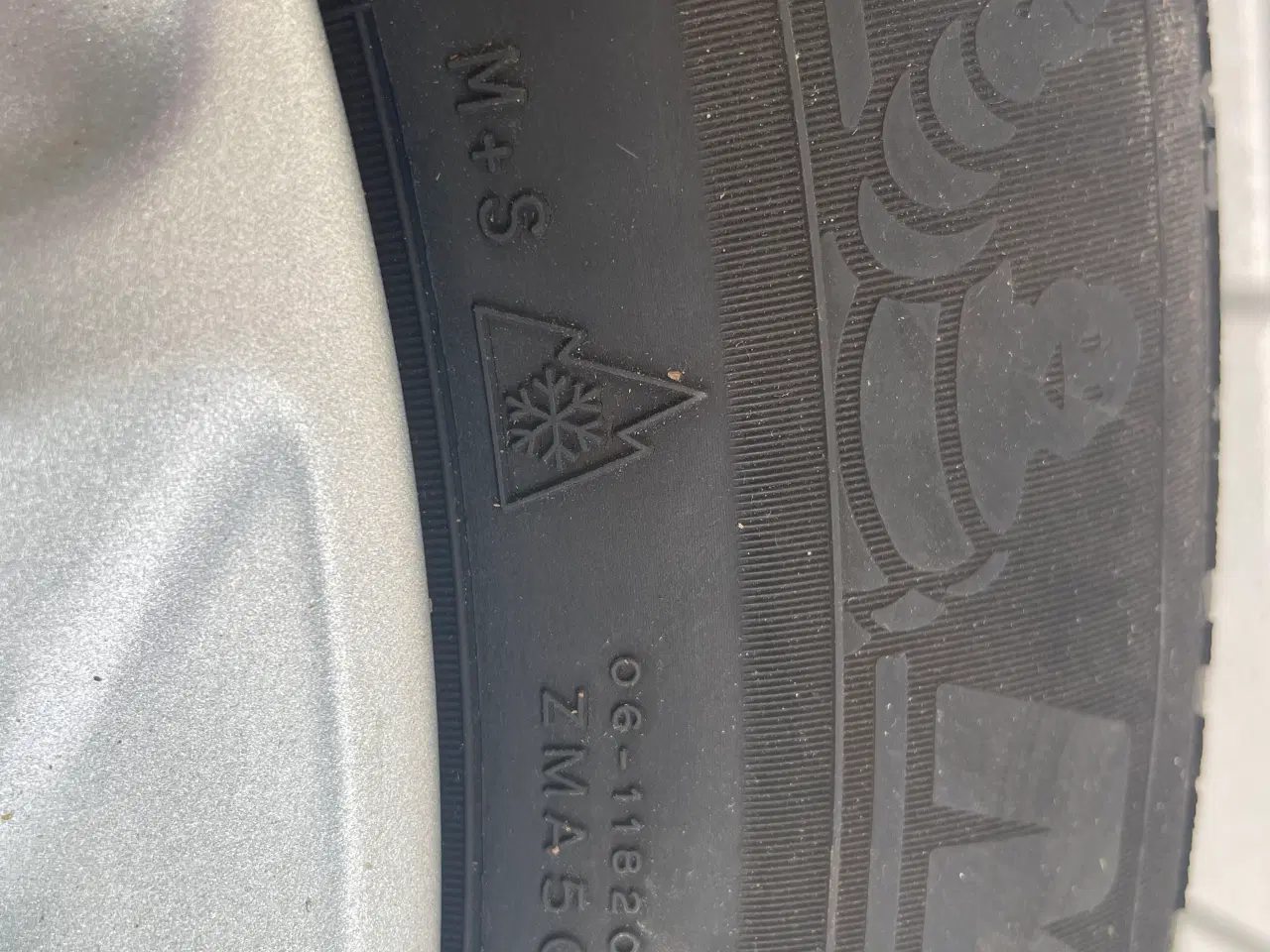 Billede 2 - 4 stk. Original Kuga fælge med vinterdæk