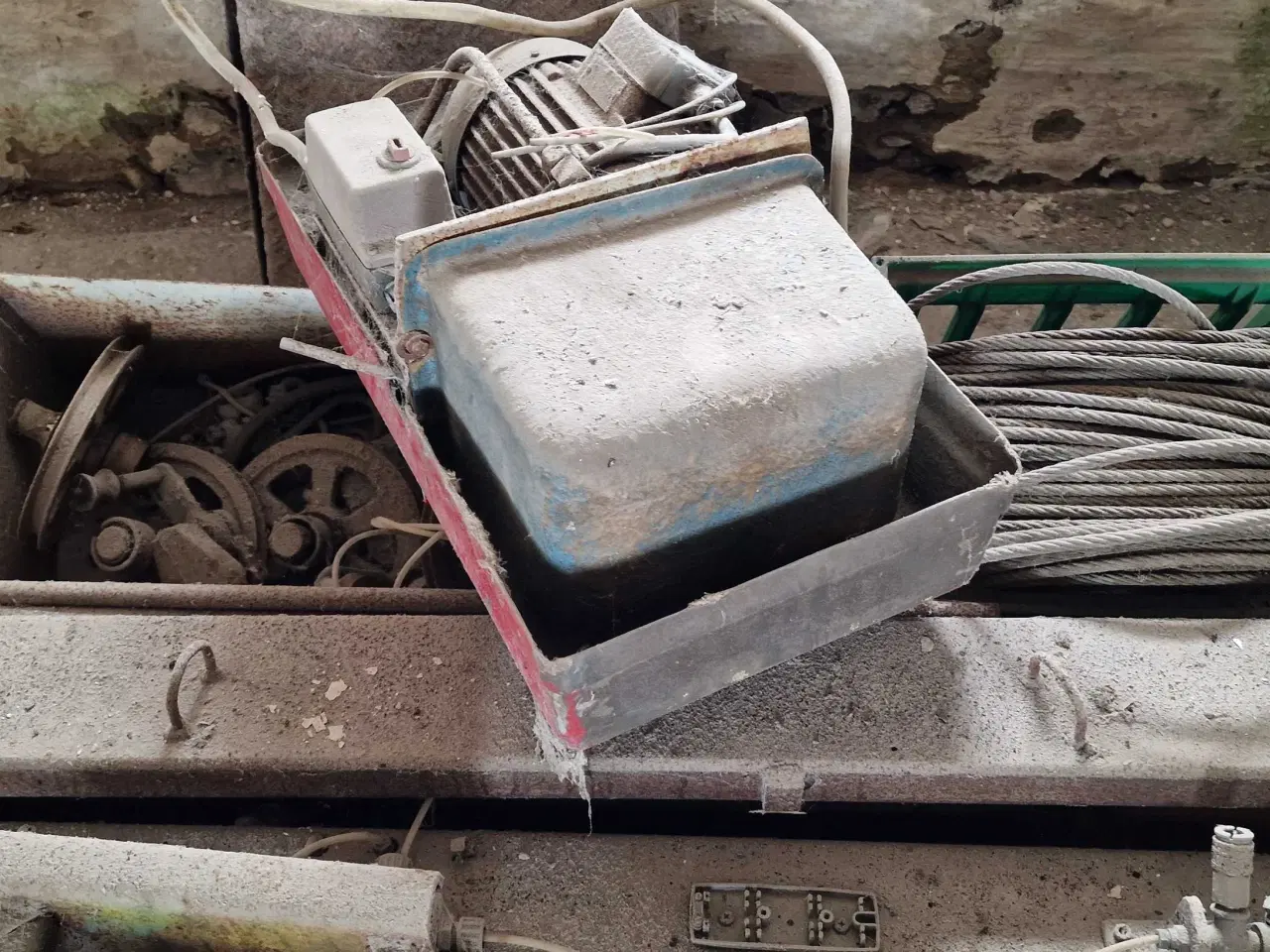 Billede 2 - 2 firesøjlede stenhøj lifte 