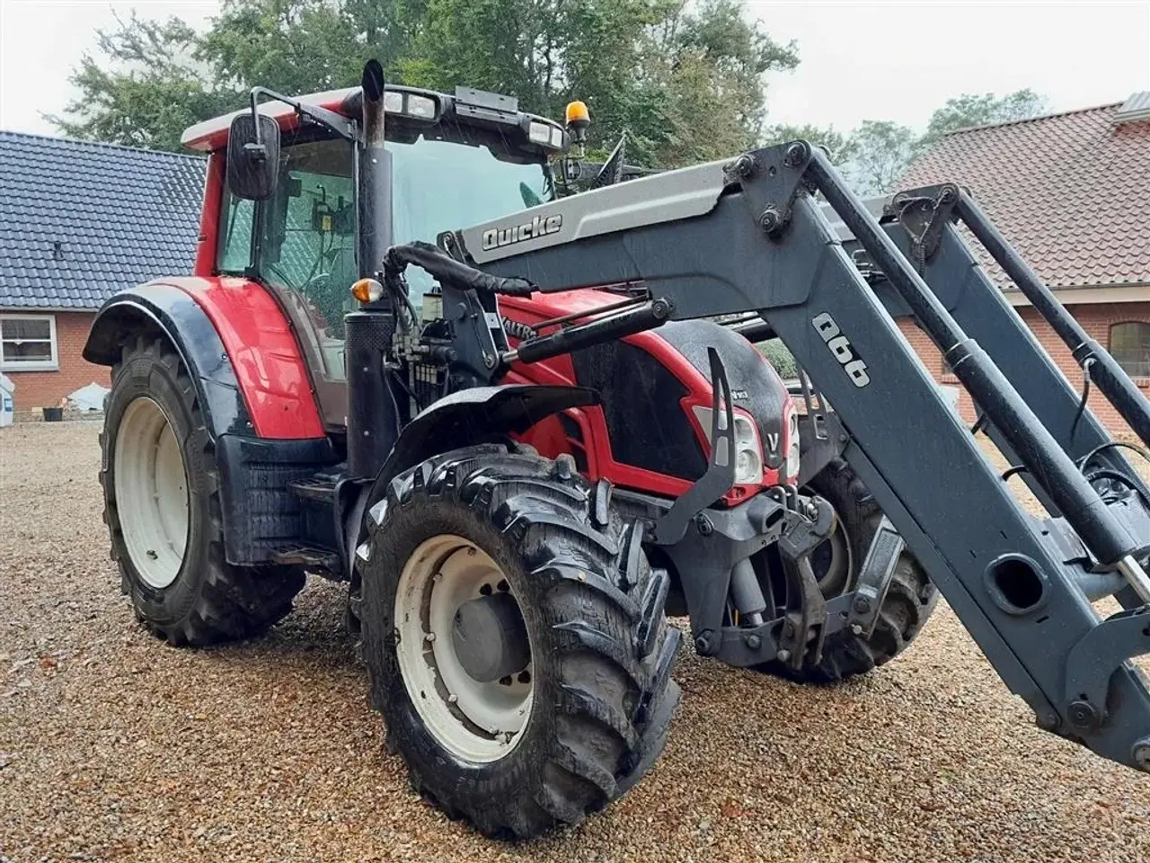 Billede 4 - Valtra N 163 Versu med Q66 frontlæsser (defekt gearkasse)