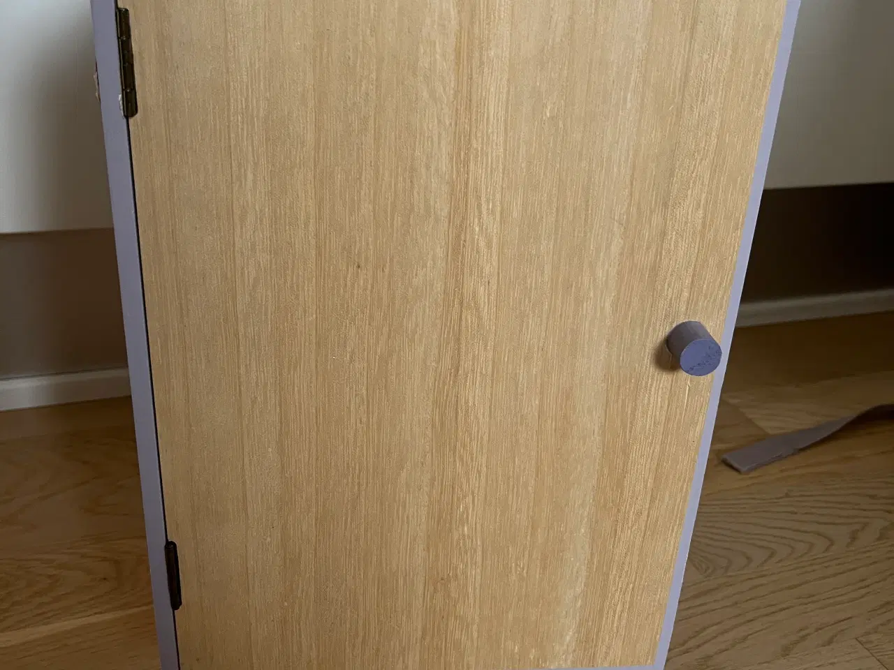 Billede 1 - Sebra skab til dukketøj