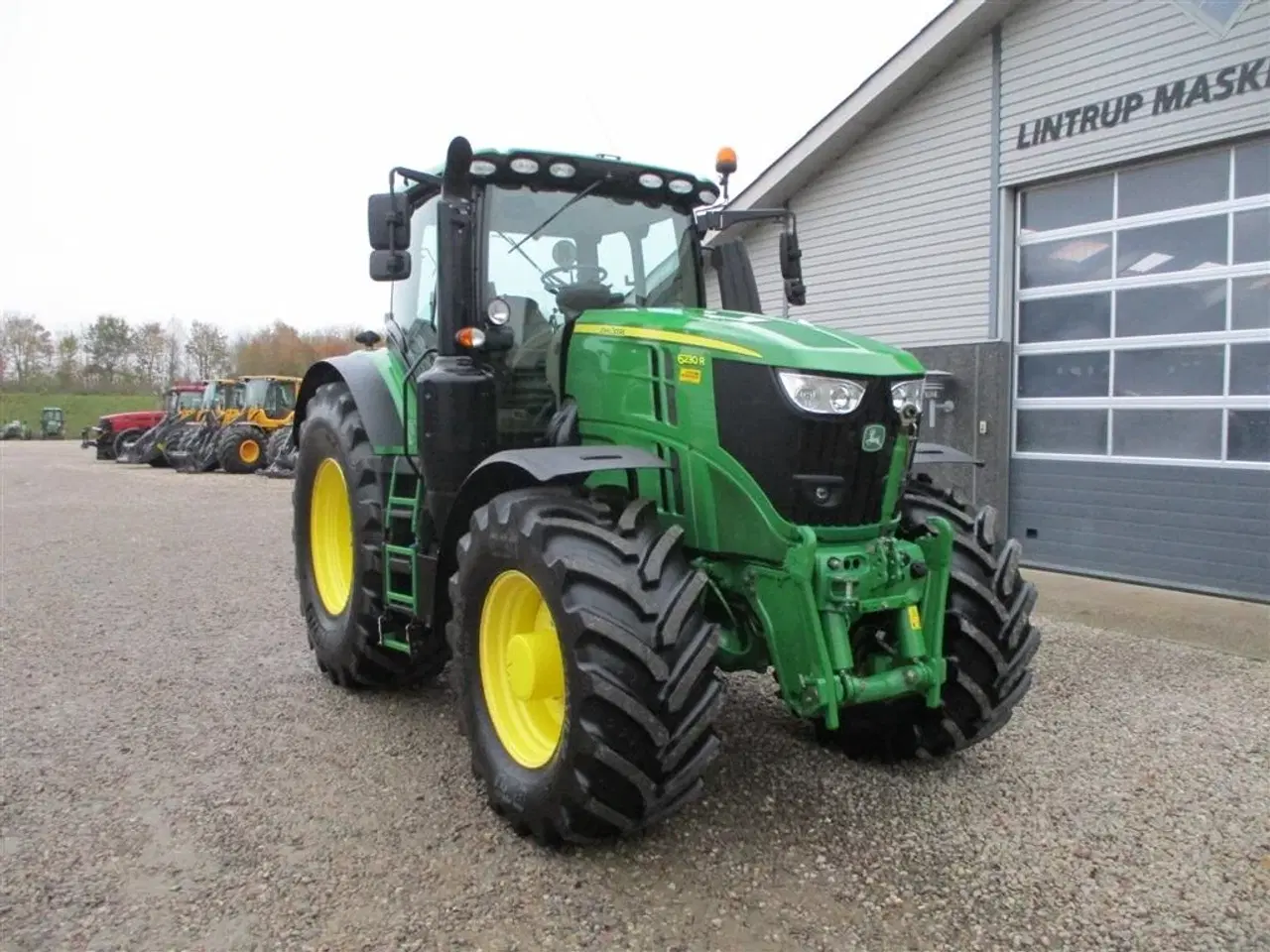 Billede 17 - John Deere 6230R med Command pro kørehåndtag.