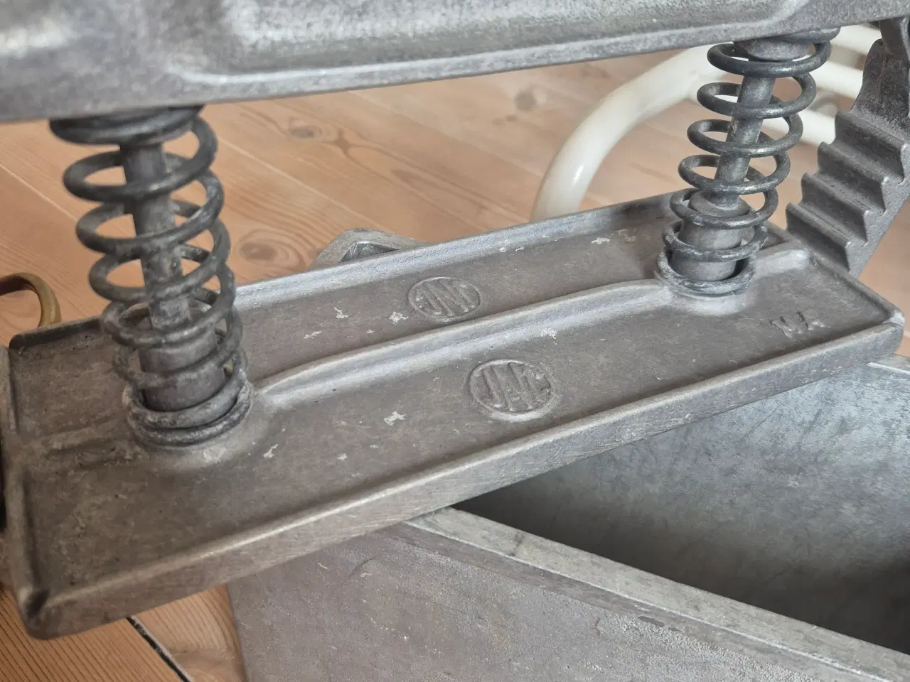 Billede 1 - God gammeldags rullepølsepresser