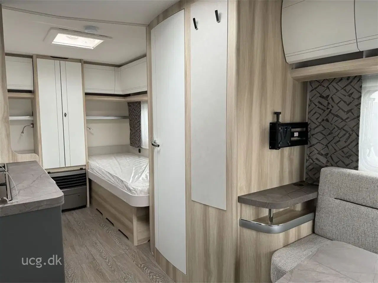 Billede 11 - 2024 - Hobby De Luxe 460 LU   Prisen er inkl. klargøring, gastest, fugttest, syn og nummerplade.