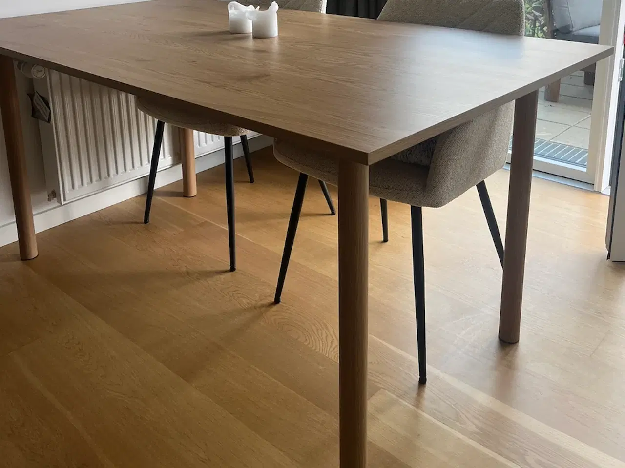 Billede 2 - Spisebord – ALSTED fra JYSK (90x160 cm) – som nyt