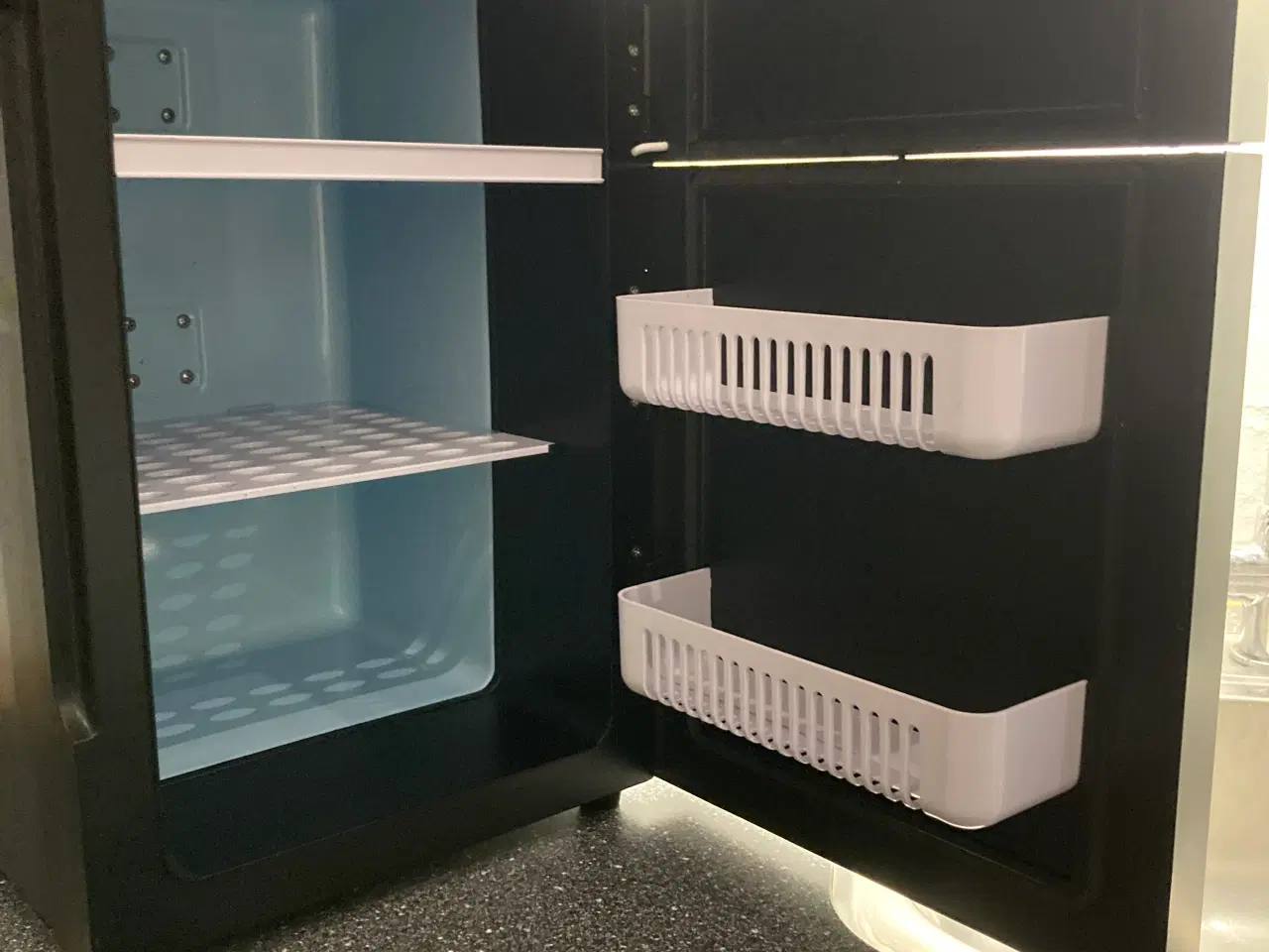 Billede 2 - Mini køleskab 20L - termoelektrisk - køle/varme