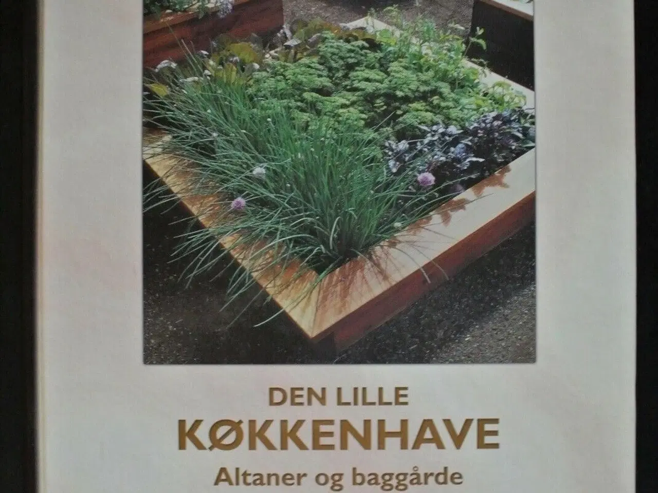 Billede 1 - den lille køkkenhave - altaner og baggårde som , a