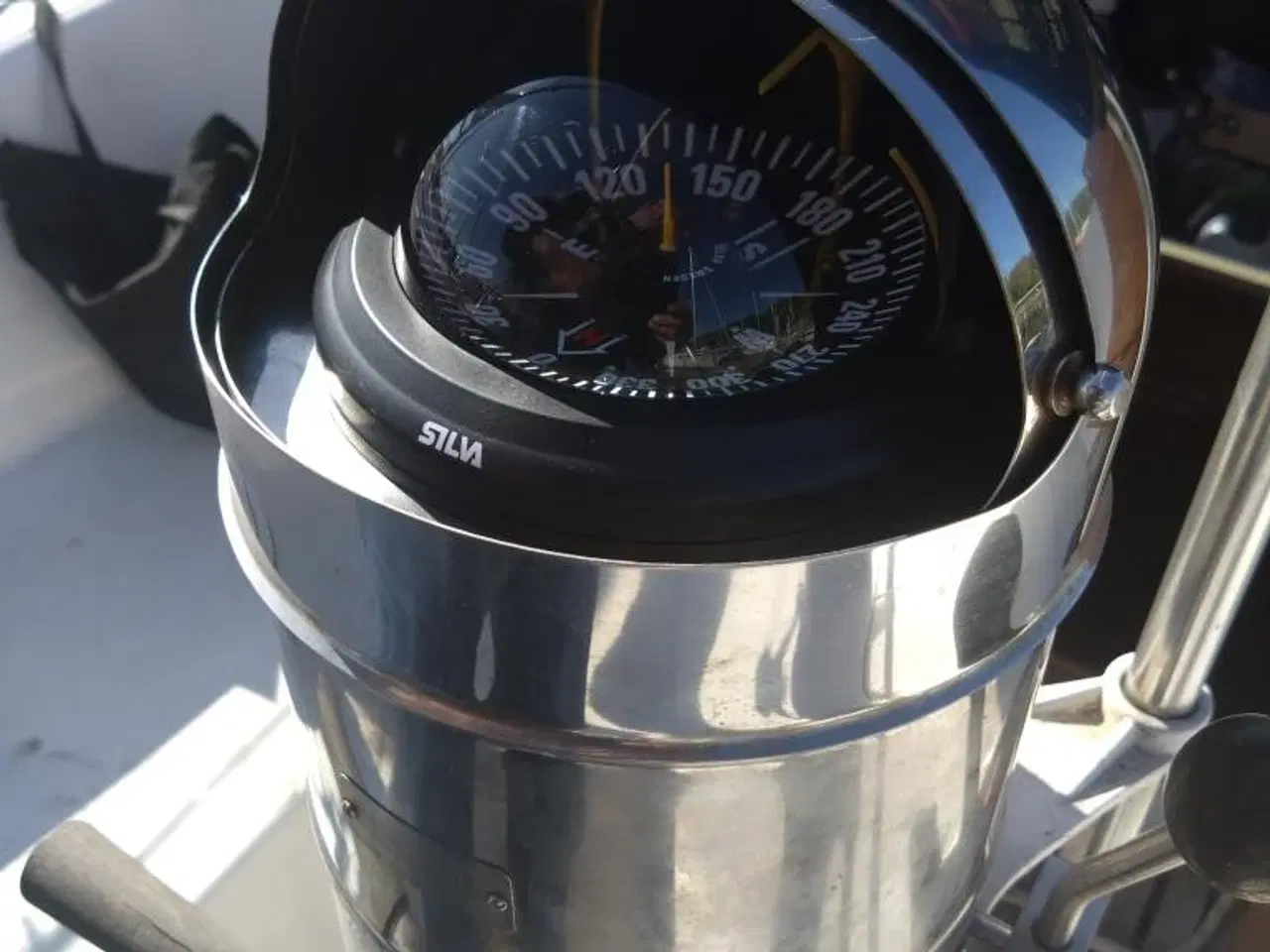Billede 19 - Canadisk motorsejler solidt bygget i glasfiber.
