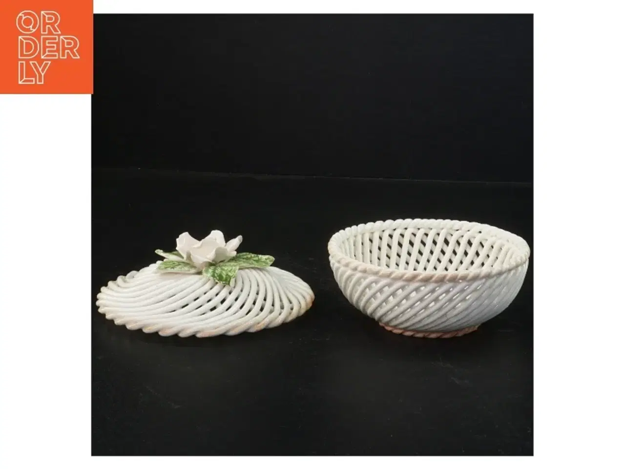 Billede 2 - Flettet porcelænskurv med rosenmotiv
