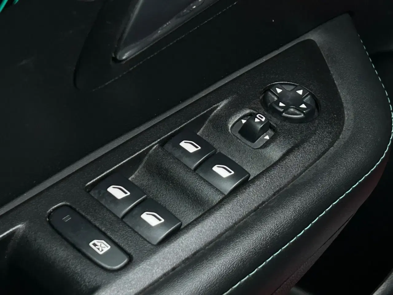 Billede 17 - Peugeot 208 1,5 BlueHDi 100 Allure Sky