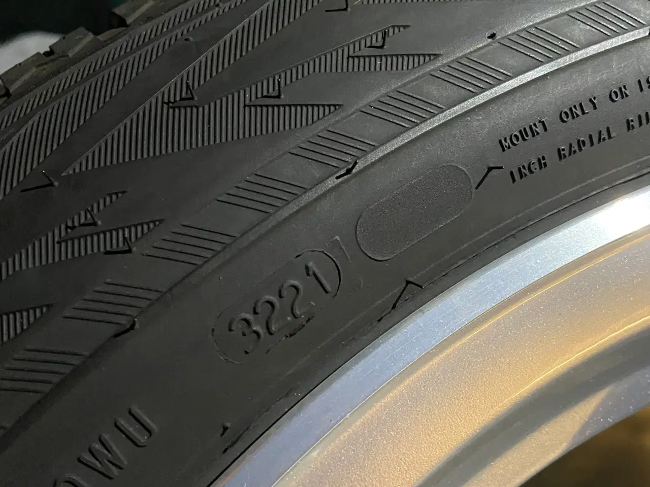 Billede 3 - Flotte Audi Alu med vinter235 55 19 