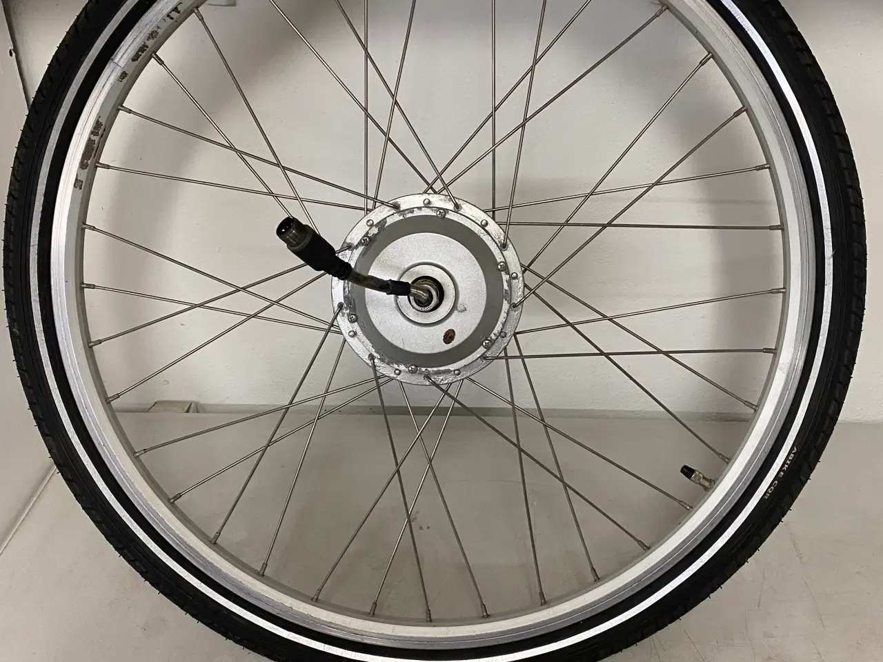 Billede 1 - Forhjul med 24V Dynamo til el cykel 