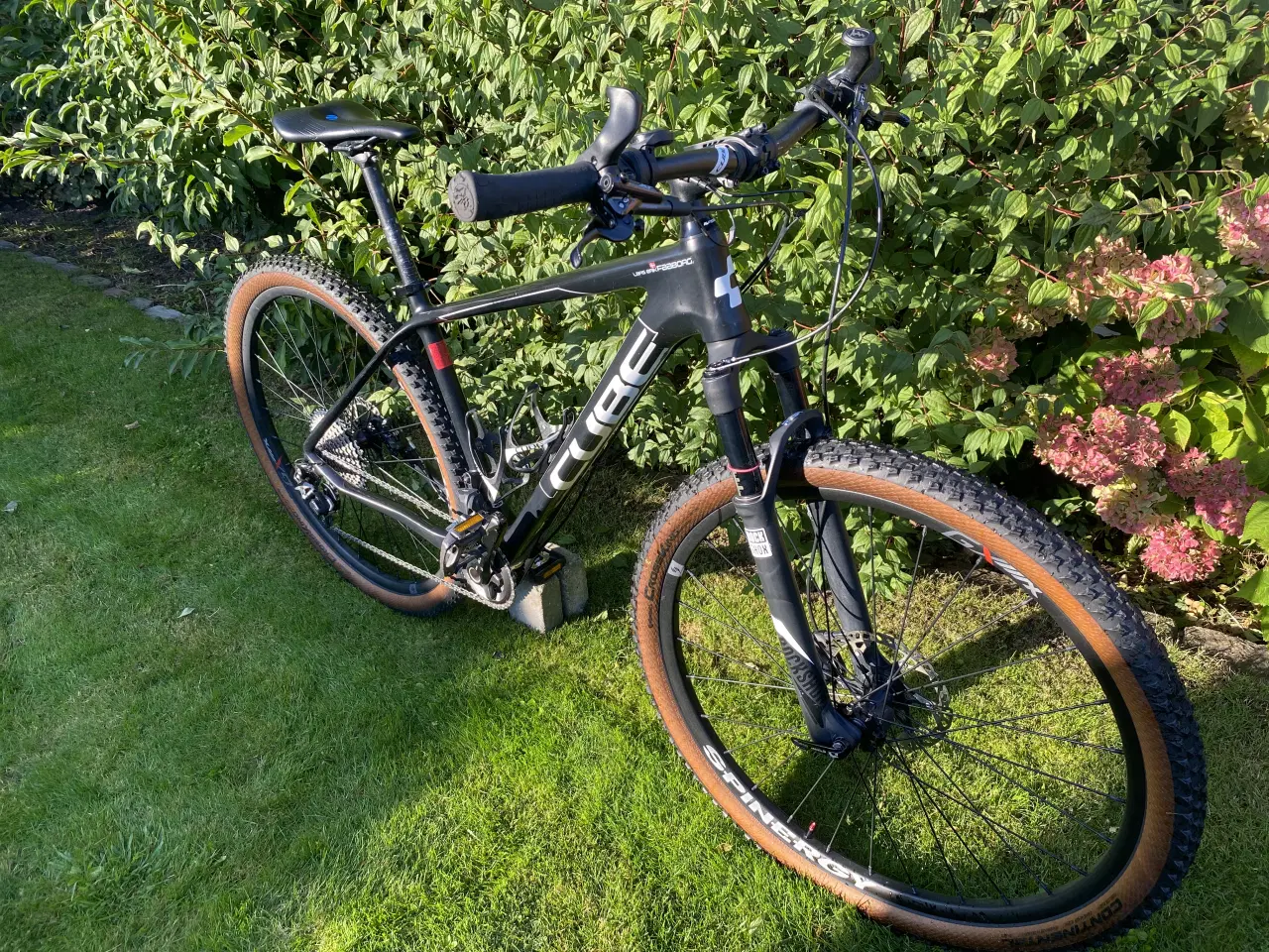 Billede 1 - Cube REACTION GTC ONE carbon´n´white XT Di2 2x11