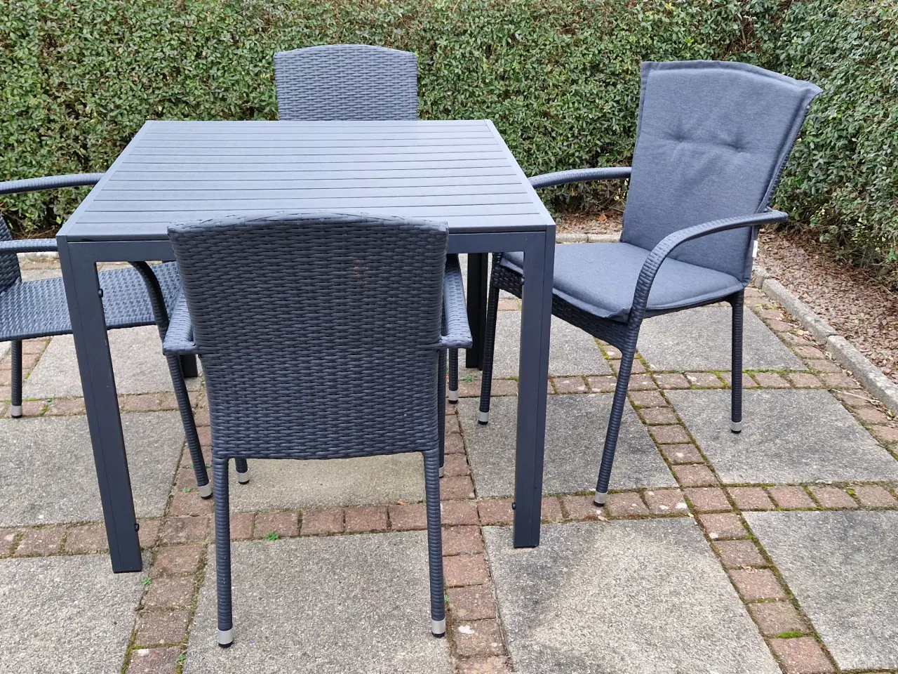 Billede 1 - Flot mindre havemøbelsæt