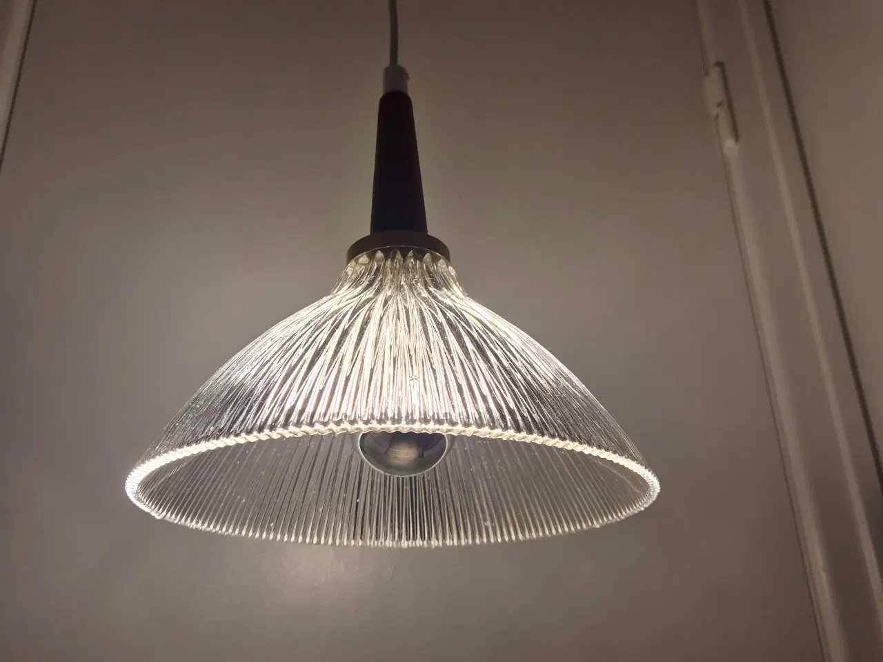 Billede 6 - Fed glaslampe med top i teak