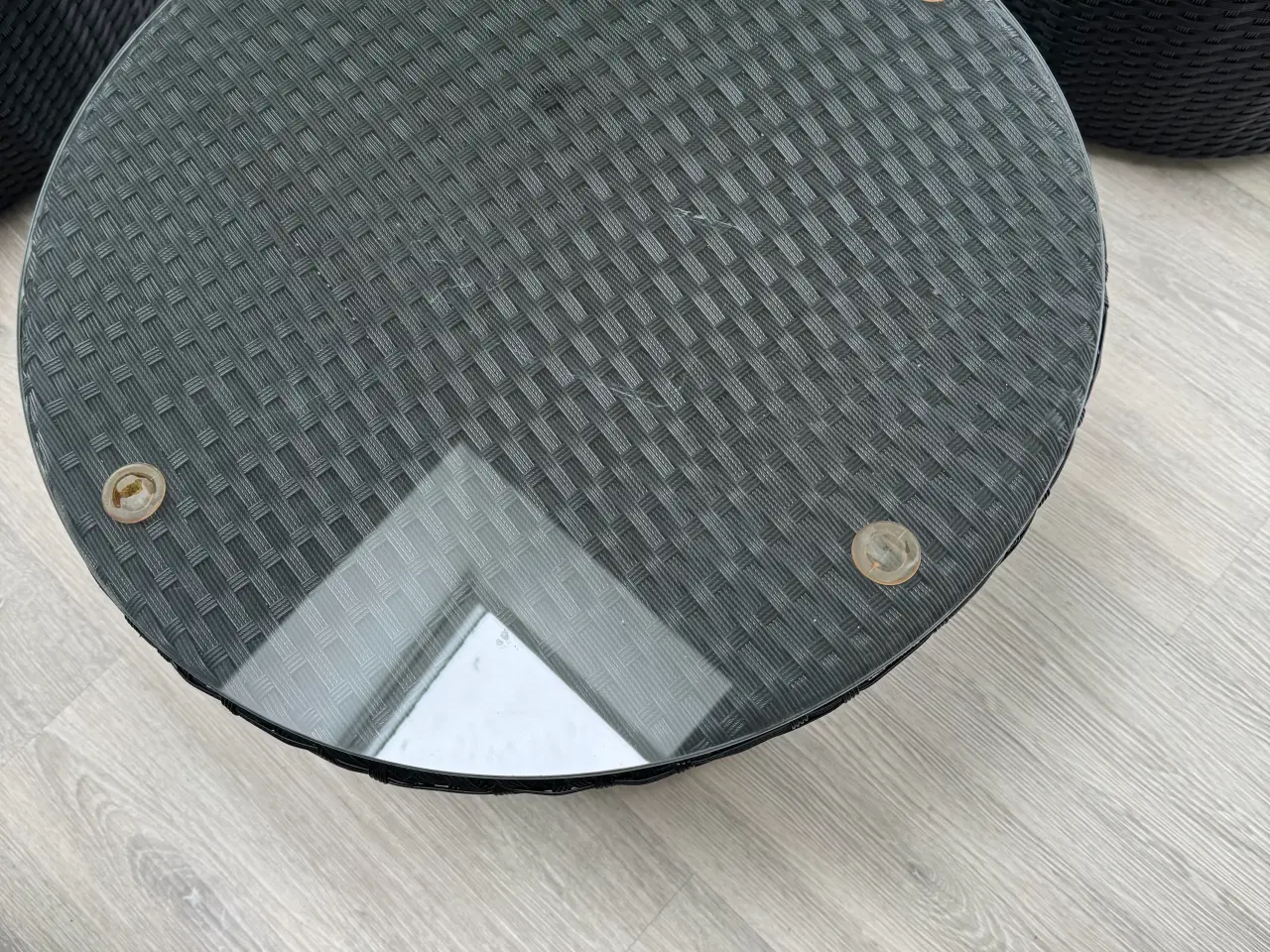 Billede 1 - 4 havestole samt rundt bord i rattan