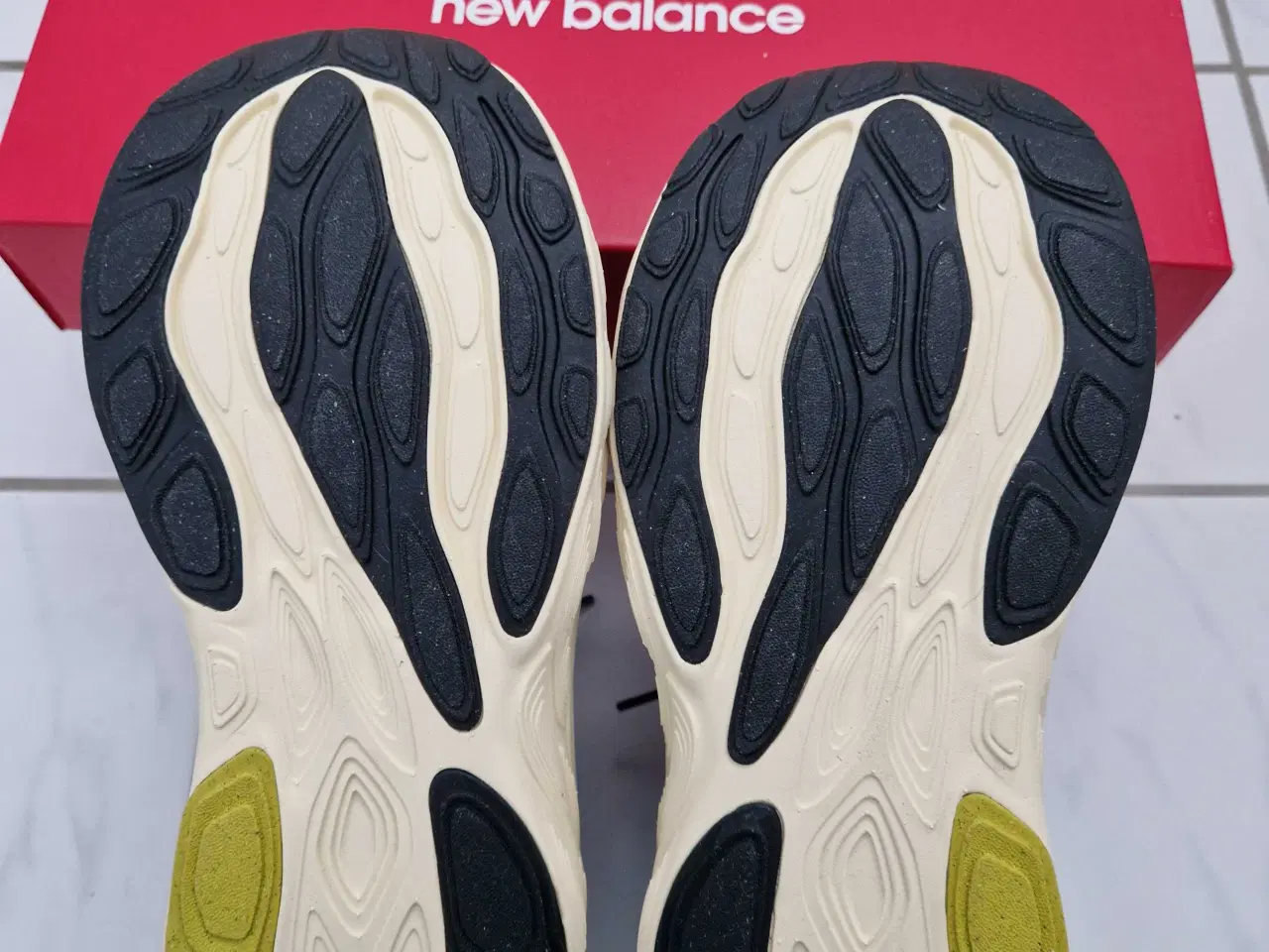 Billede 3 - New Balance løbesko str 42