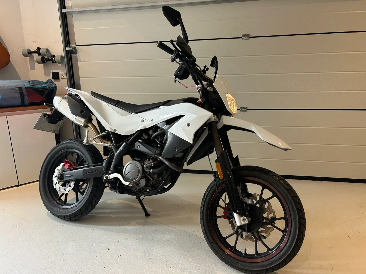 Billede 1 - Generic Tr 125 - nysynet og på plader