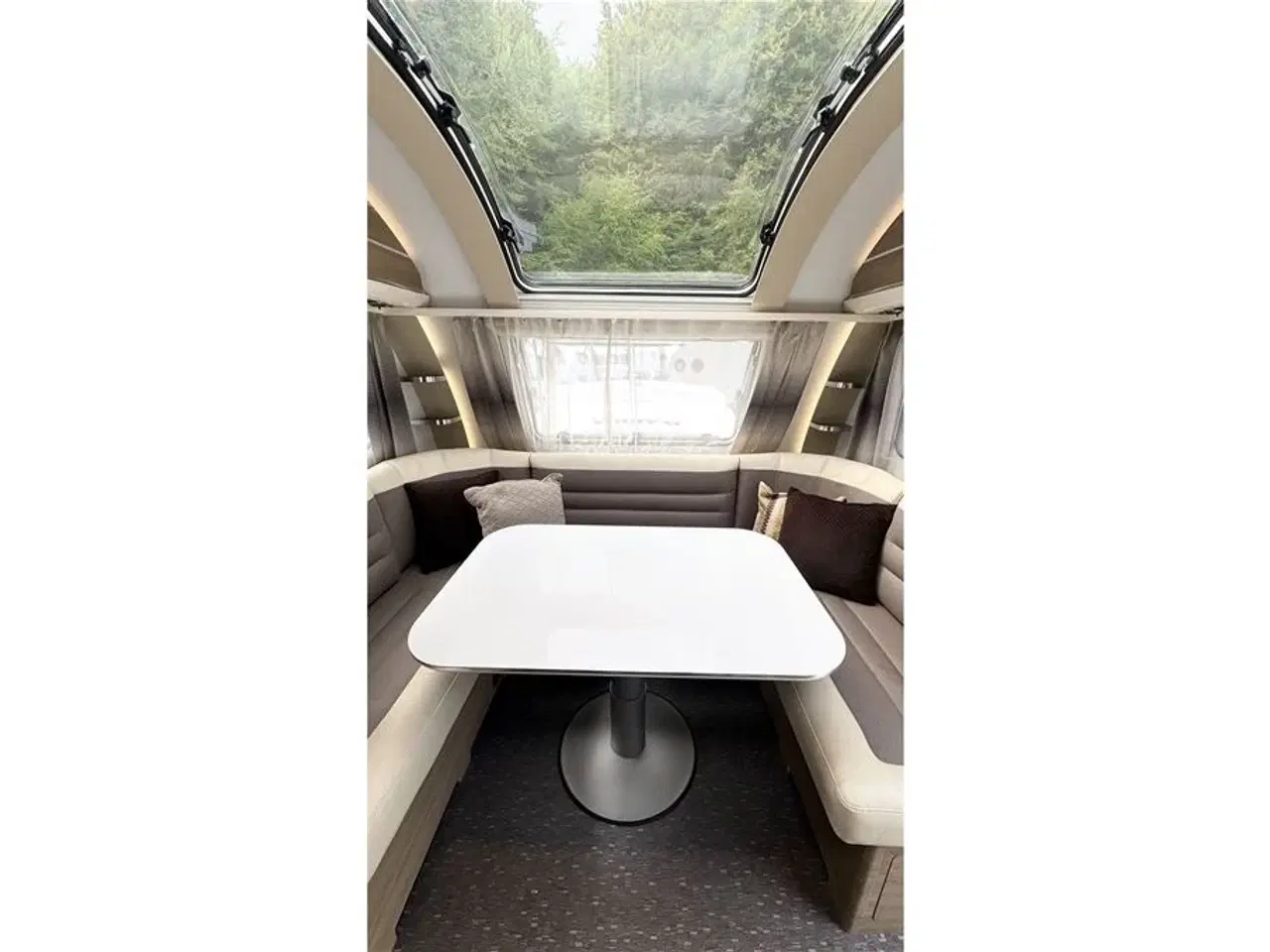 Billede 2 - 2017 - Adria Adora 613 UT   Queensbed-Gulvtemp.-Endebad-Mover-Telt