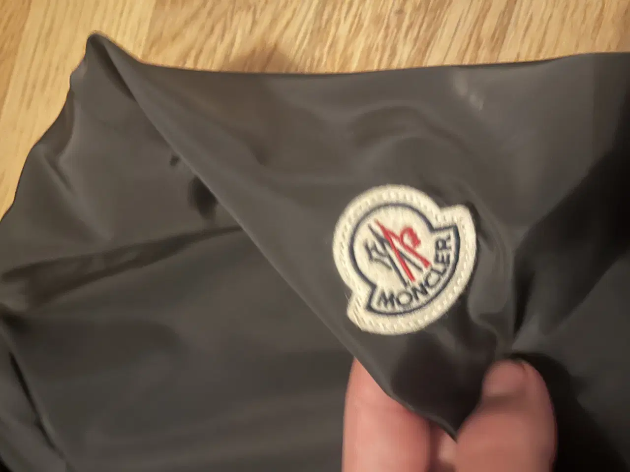 Billede 2 - Helt ny moncler vindjakke