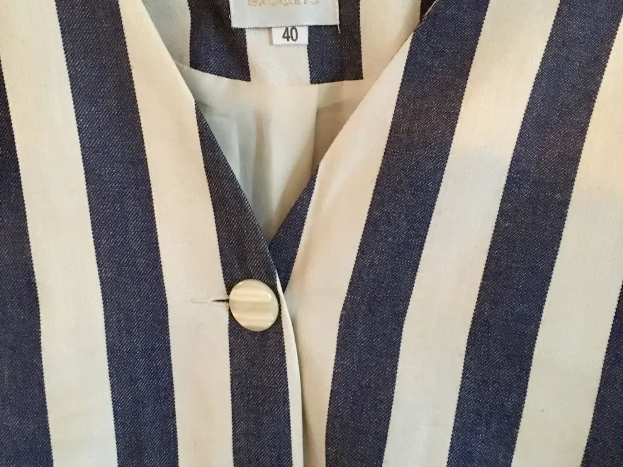 Billede 3 - Lækker stribet jakke til salg