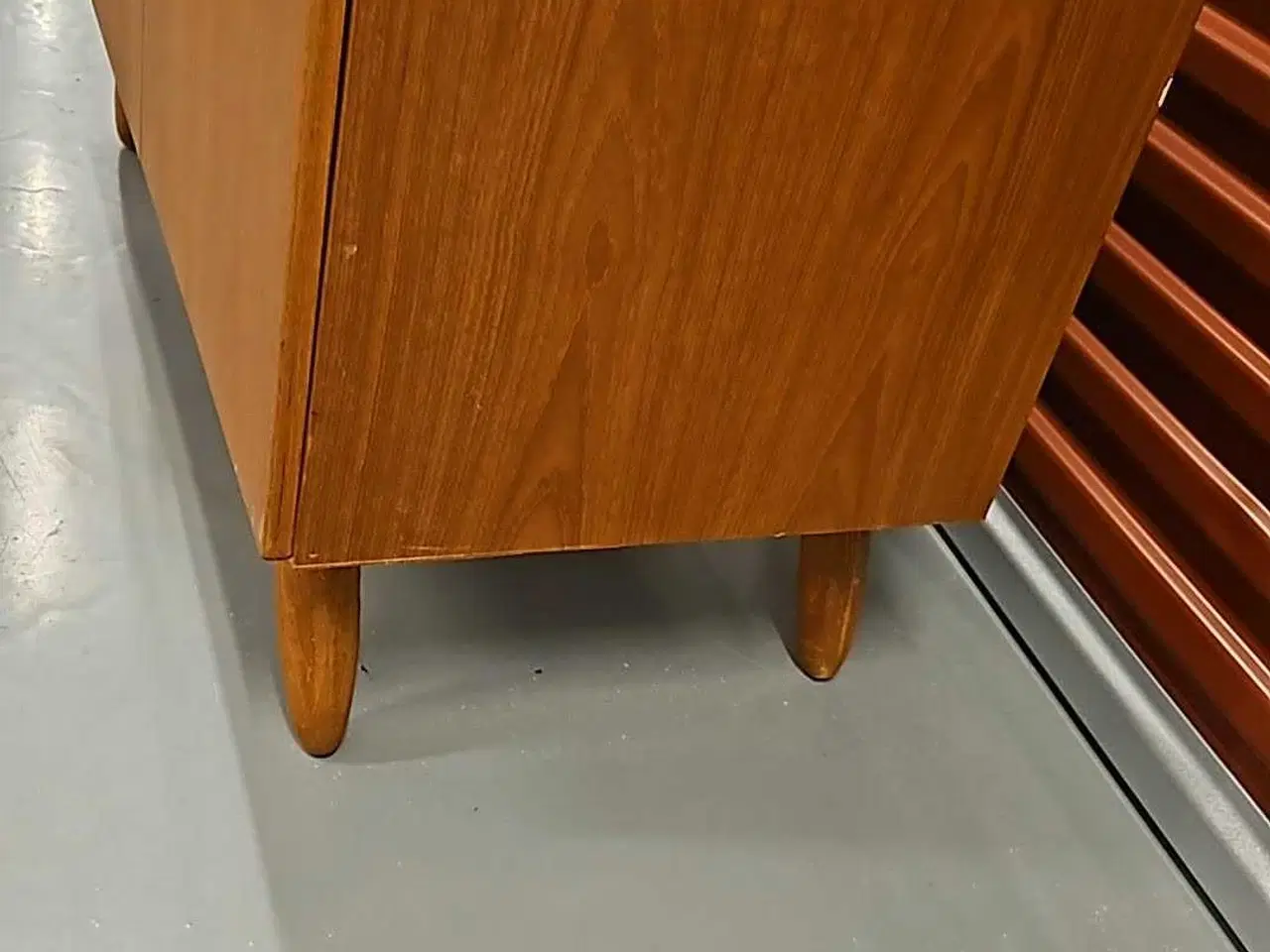 Billede 3 - Elegant retro teak skænk