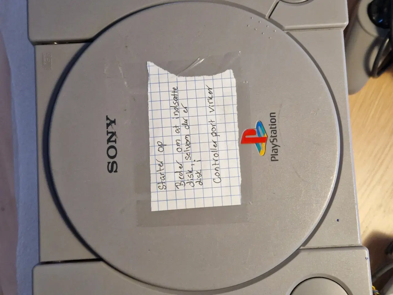 Billede 4 - 🎮 3 stk. Sony PlayStation 1 (PS1) + 2 controllere