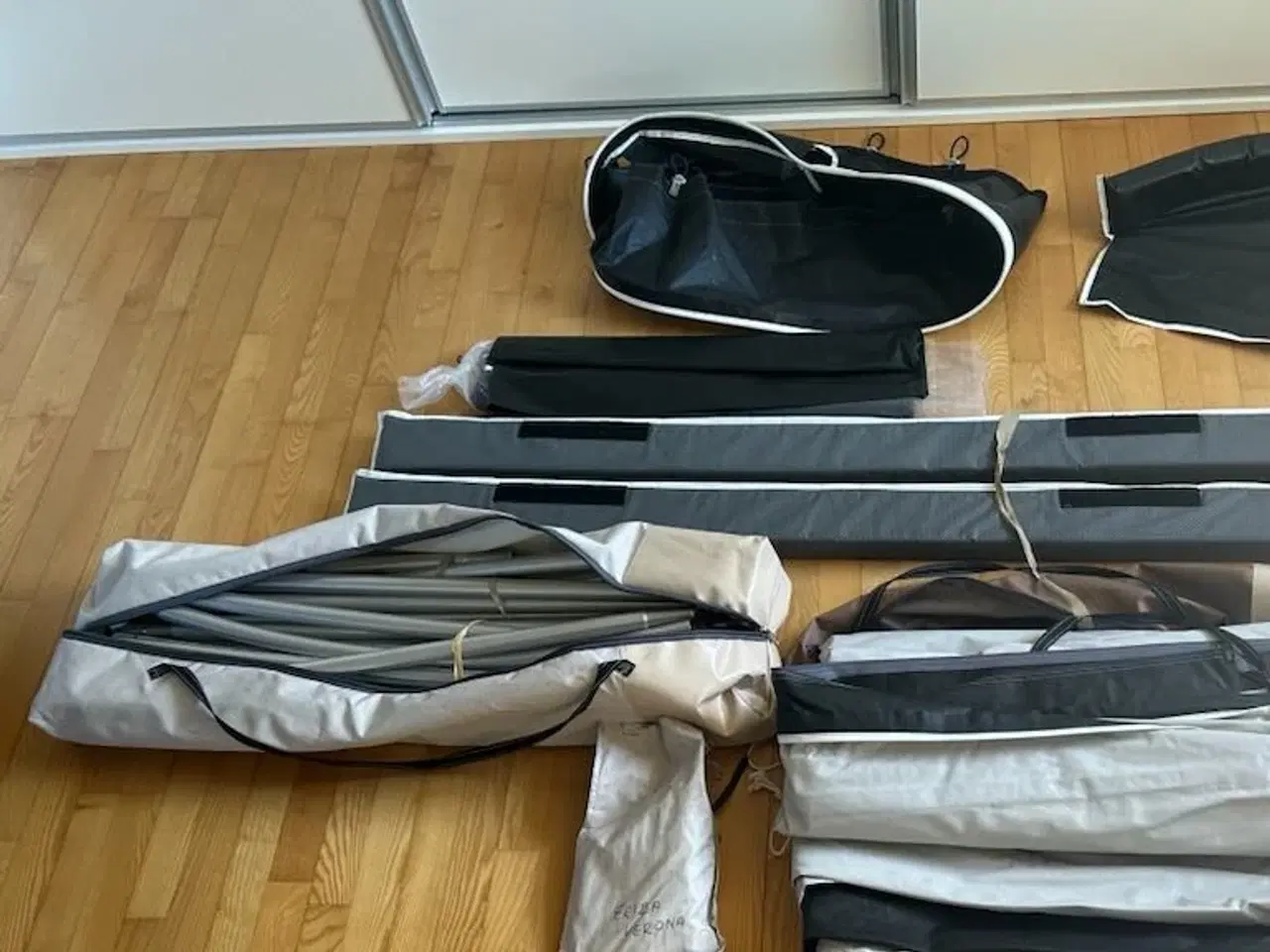 Billede 3 - Fortelt Eriba Touring