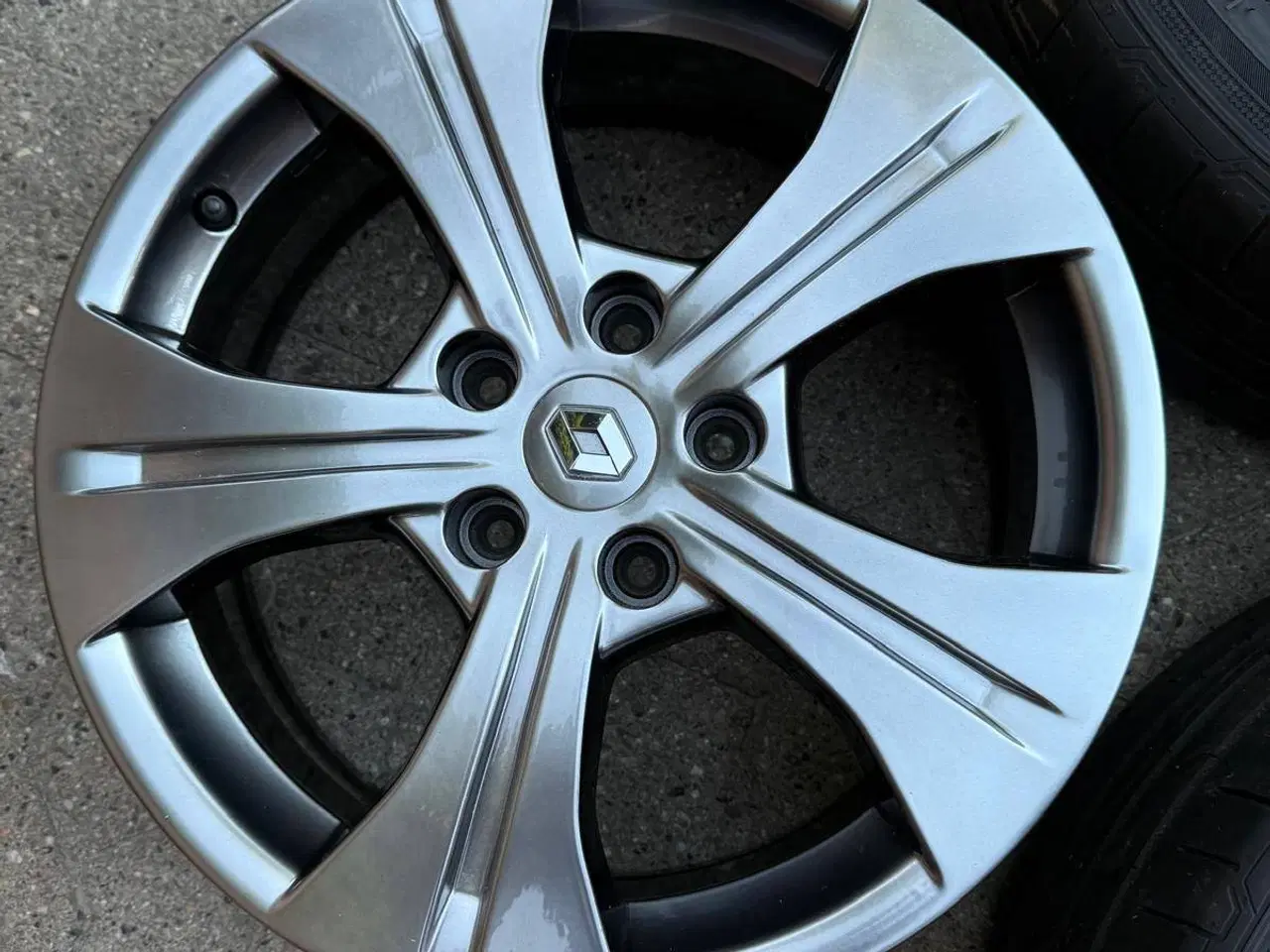 Billede 3 - Renault alufælge 17” 