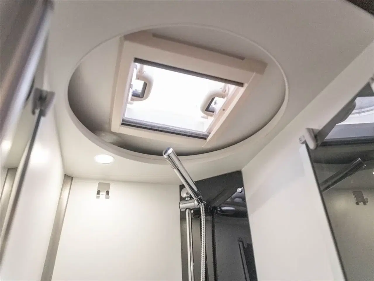 Billede 31 - 2022 - Benimar Sport 363 NK