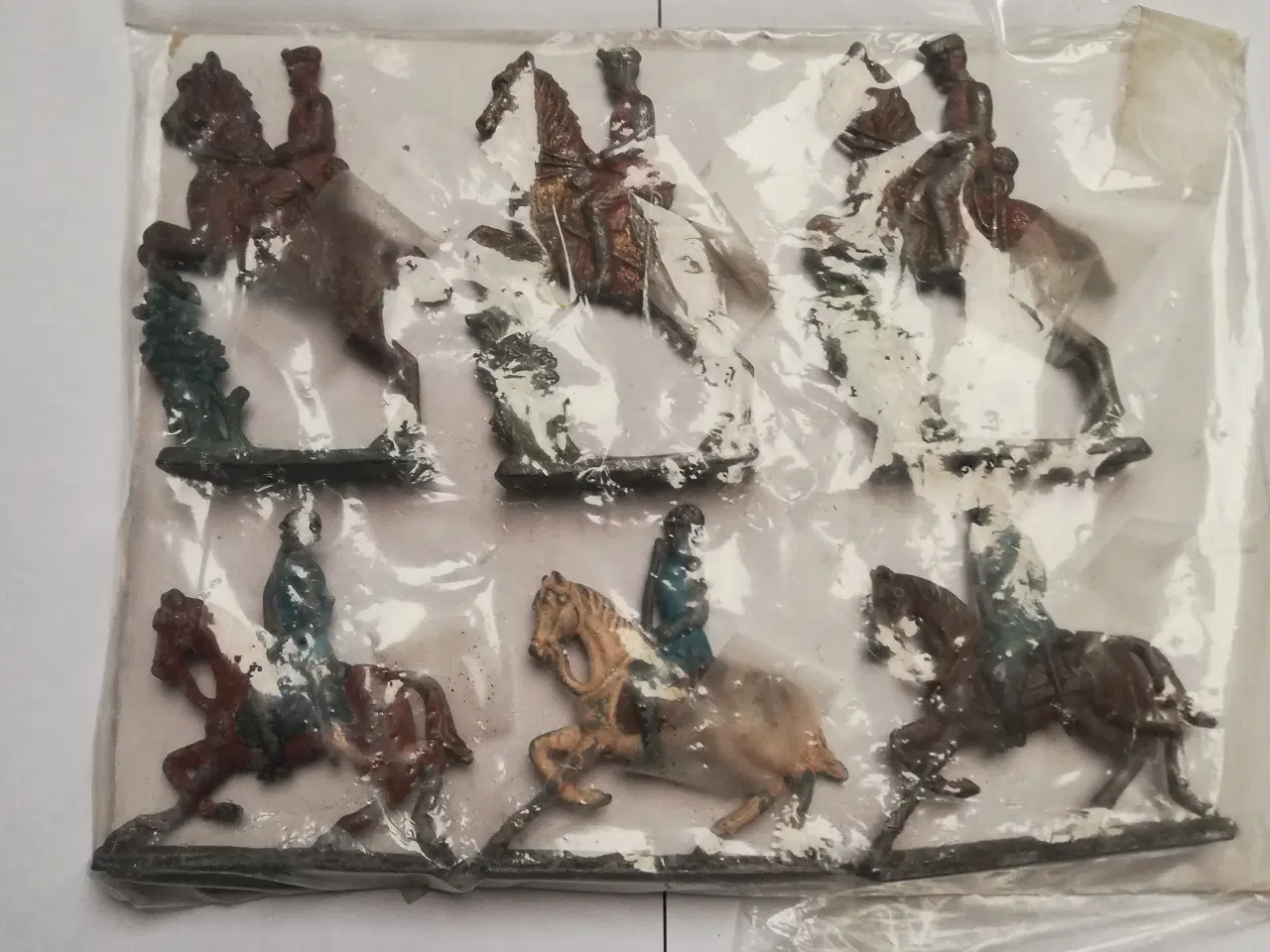 Billede 1 - 6 stk antikke tinsoldater på heste 